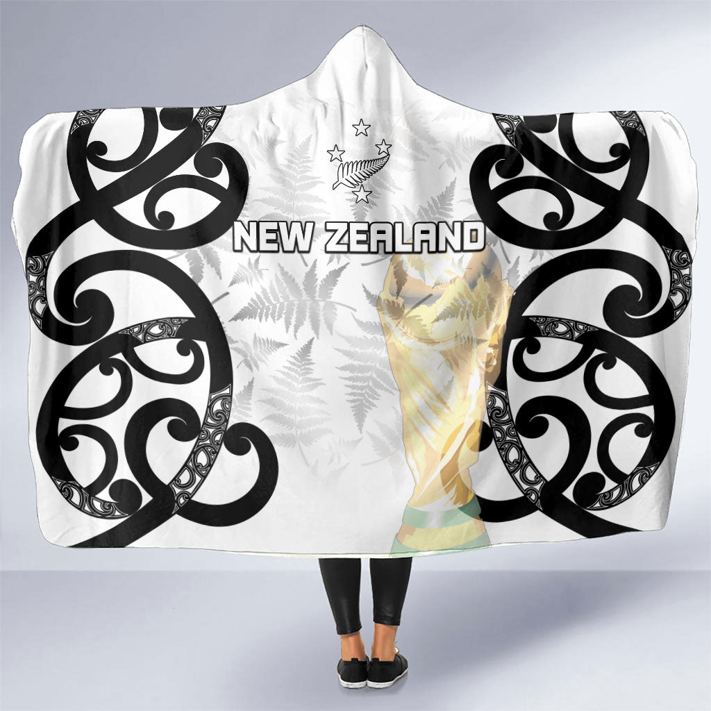 New Zealand WC2026 White Hooded Blanket Silver Fern LT7 One Size White - Polynesian Pride