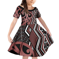 Maori Taniko Patterns Family Matching Off Shoulder Short Dress and Hawaiian Shirt Brown Patiki Motifs Mix Whakairo Ngaru LT7 Daughter's Dress Brown - Polynesian Pride