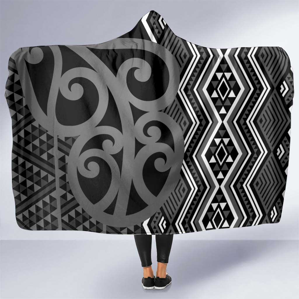 Maori Taniko Patterns Hooded Blanket Black Patiki Motifs Mix Whakairo Ngaru LT7 One Size Black - Polynesian Pride