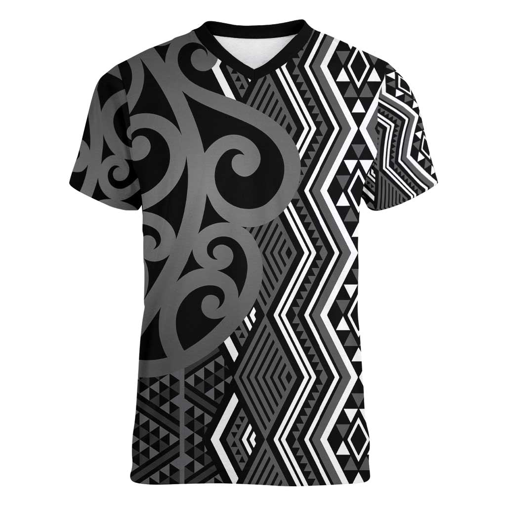 Maori Taniko Patterns Women V-Neck T-Shirt Black Patiki Motifs Mix Whakairo Ngaru LT7 Female Black - Polynesian Pride