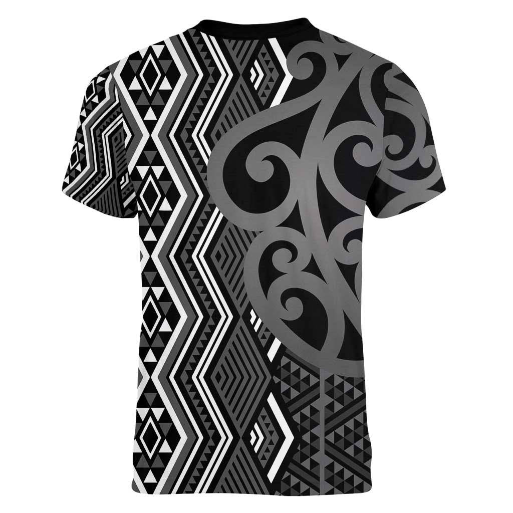 Maori Taniko Patterns Women V-Neck T-Shirt Black Patiki Motifs Mix Whakairo Ngaru LT7 - Polynesian Pride