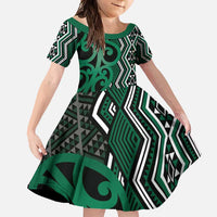 Maori Taniko Patterns Family Matching Off Shoulder Maxi Dress and Hawaiian Shirt Pounamu Patiki Motifs Mix Whakairo Ngaru LT7 Daughter's Dress Green - Polynesian Pride