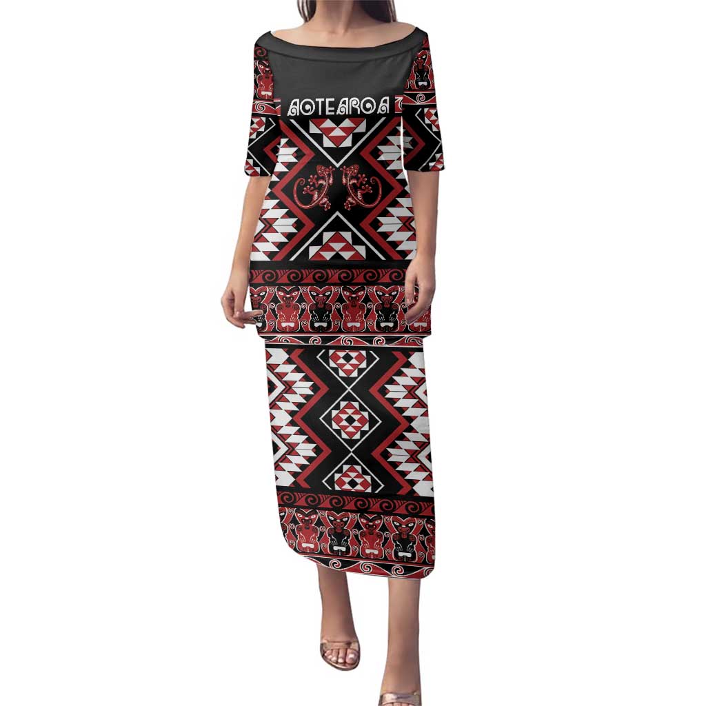 Personalised Aotearoa Waitangi Family Matching Puletasi and Hawaiian Shirt Taniko Motifs - Mania Gecko LT7 Mom's Dress Red - Polynesian Pride