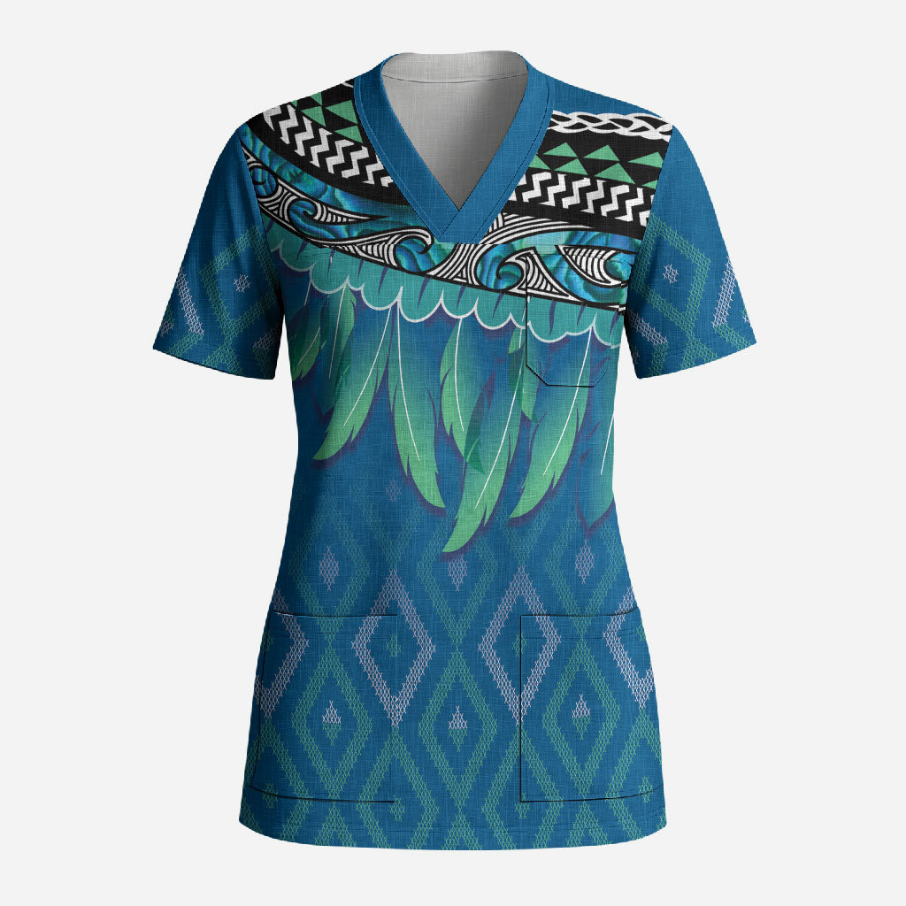Aotearoa Maori Ngati Kahungunu Iwi Paua Blue Scrub Top Korowai Tukutuku Kaokao Motifs LT7 Adult Green Blue - Polynesian Pride
