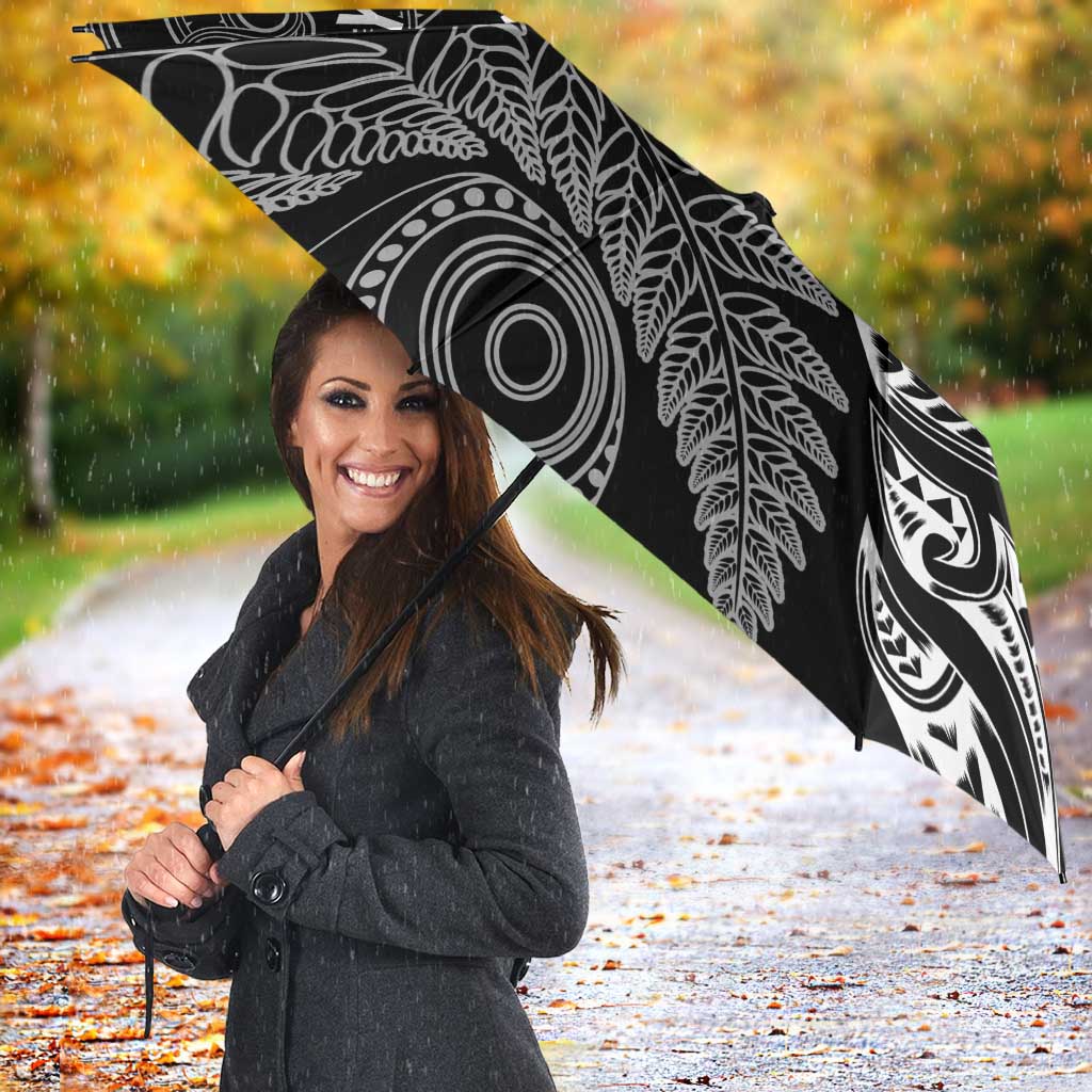 Aotearoa Personalized Lawn Bowls Maori Umbrella New Zealand Black Tribal Silver Fern LT7 - Polynesian Pride