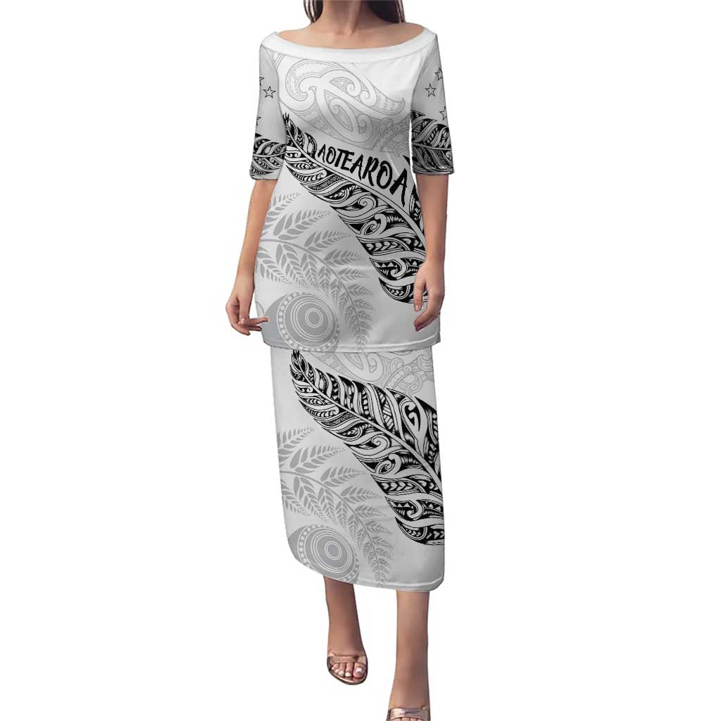Aotearoa Personalized Lawn Bowls Maori Family Matching Puletasi and Hawaiian Shirt New Zealand White Tribal Silver Fern LT7 Mom's Dress White - Polynesian Pride