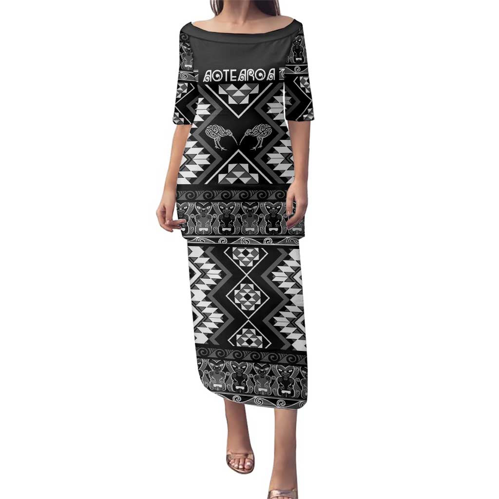 Personalised Taniko Motifs Aotearoa Family Matching Puletasi and Hawaiian Shirt Waitangi Kowhaiwhai Kiwi - Monochrome LT7 Mom's Dress Grey - Polynesian Pride