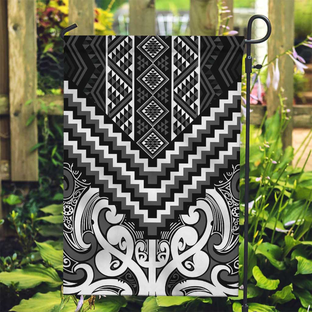 Maori Tukutuku Taniko Motifs Garden Flag Black Poutama Mix Kowhaiwhai LT7 Garden Flag Black - Polynesian Pride