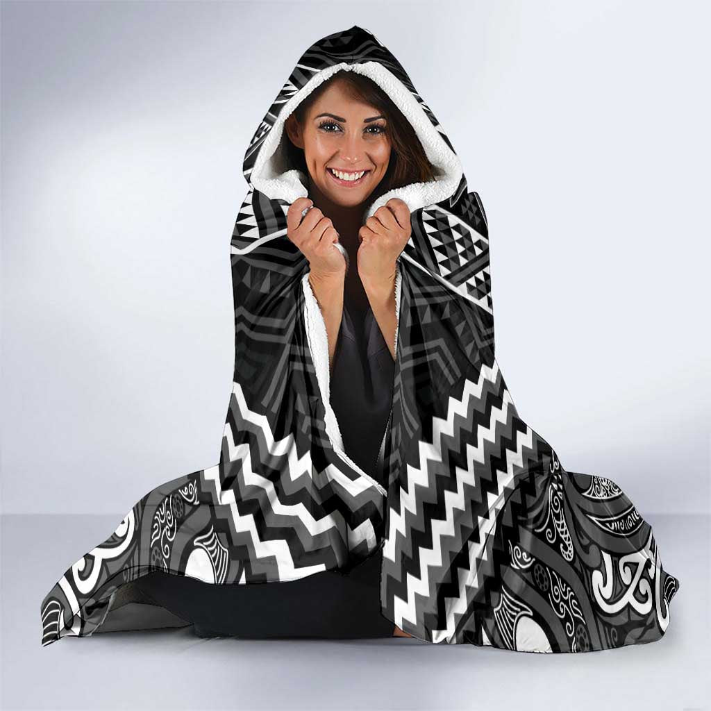 Maori Tukutuku Taniko Motifs Hooded Blanket Black Poutama Mix Kowhaiwhai LT7 - Polynesian Pride