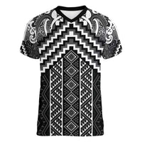 Maori Tukutuku Taniko Motifs Women V-Neck T-Shirt Black Poutama Mix Kowhaiwhai LT7 Female Black - Polynesian Pride