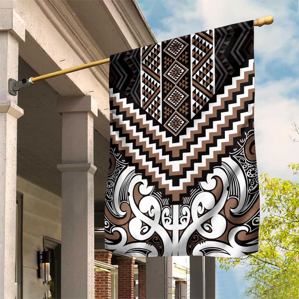 Maori Tukutuku Taniko Motifs Garden Flag Brown Poutama Mix Kowhaiwhai LT7 House Flag Brown - Polynesian Pride