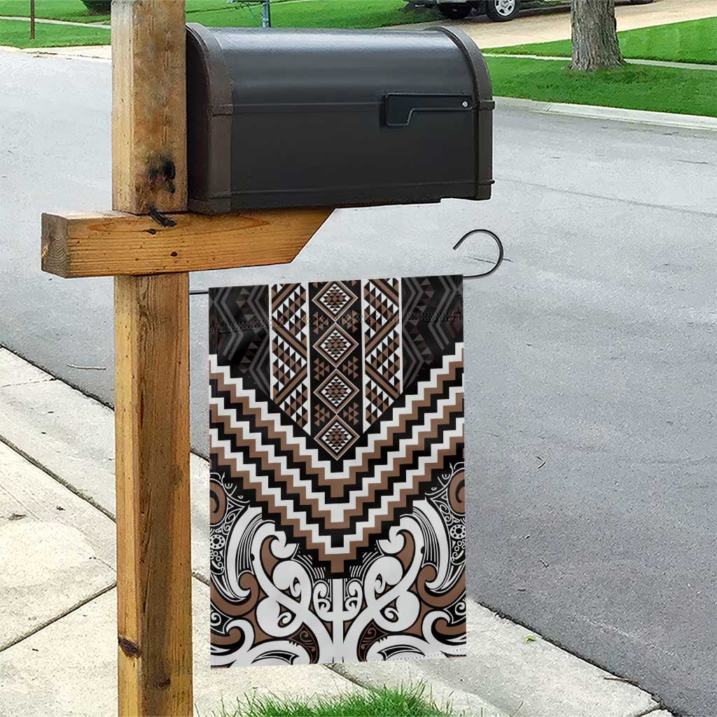 Maori Tukutuku Taniko Motifs Garden Flag Brown Poutama Mix Kowhaiwhai LT7 - Polynesian Pride