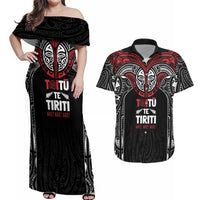 Aotearoa Maori Personalized Couples Matching Off Shoulder Maxi Dress and Hawaiian Shirt Toitu Te Tiriti Ake! Ake! Ake! LT7 Black - Polynesian Pride