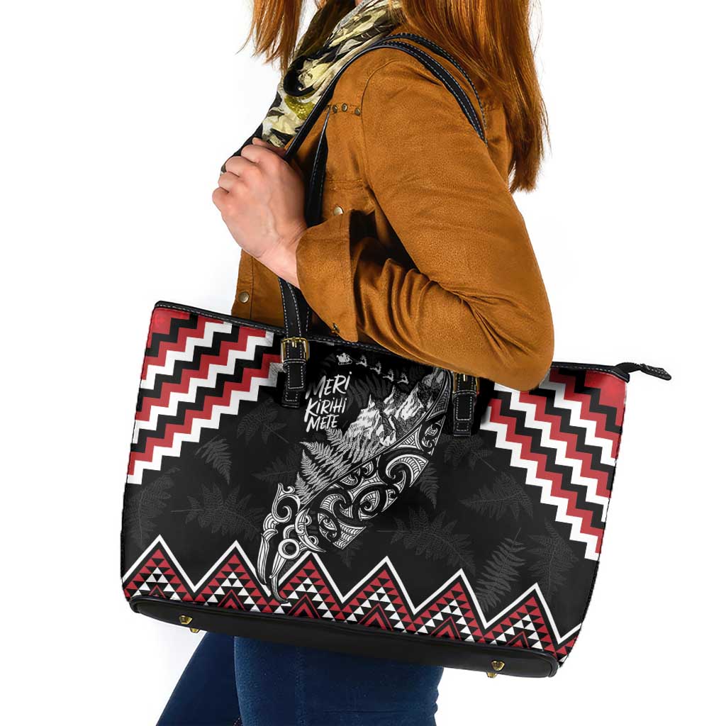 New Zealand Christmas Taniko Poutama Leather Tote Bag Mountainscape Maori Fern LT7 Black - Polynesian Pride