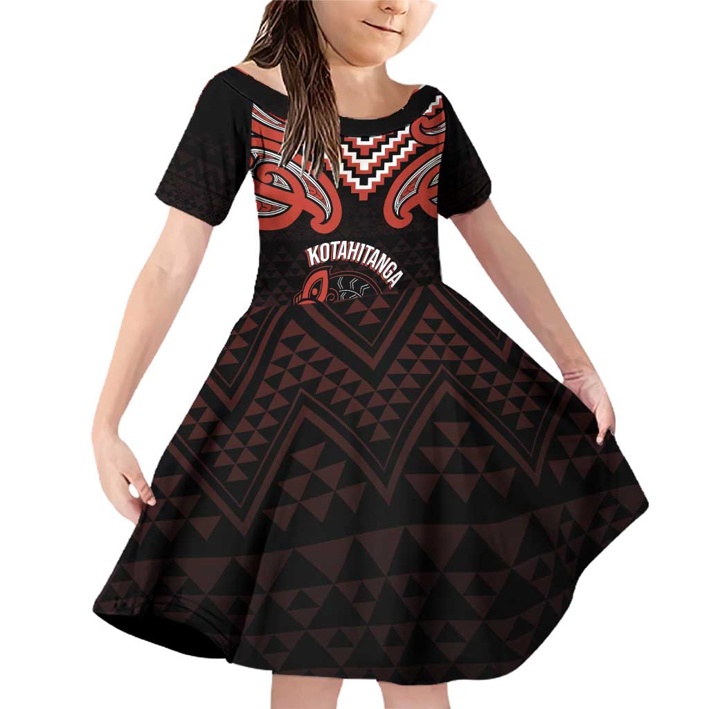 Maori Waitangi Family Matching Off Shoulder Short Dress and Hawaiian Shirt Kotahitanga Poutama Mix Whakairo LT7 Daughter's Dress Black - Polynesian Pride
