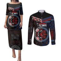Aotearoa and Samoa Together For Te Tiriti Couples Matching Puletasi and Long Sleeve Button Shirt Kowhaiwhai Mix Siapo - Flag Color LT7 Black - Polynesian Pride