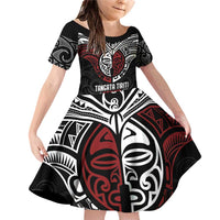 Maori Hongi Toitu Te Tiriti Family Matching Off Shoulder Short Dress and Hawaiian Shirt Tangata Tiriti Stand With Tangata Whenua LT7 Daughter's Dress Black - Polynesian Pride