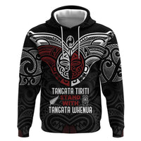 Maori Hongi Toitu Te Tiriti Hoodie Tangata Tiriti Stand With Tangata Whenua LT7 Pullover Hoodie Black - Polynesian Pride