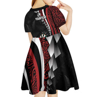 Personalized New Zealand Darts Kid Short Sleeve Dress Kowhaiwhai Whero Koiri - Manaia LT7 - Polynesian Pride