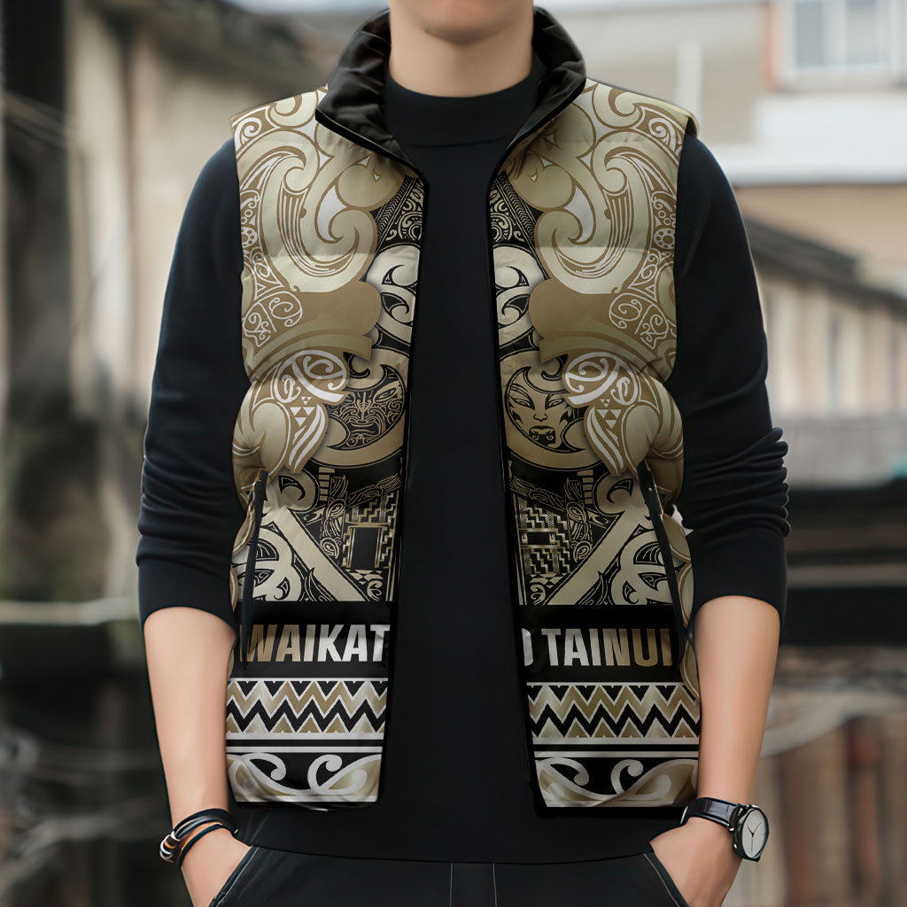 Aotearoa Iwi Waikato Tainui Sleeveless Puffer Jacket Maori Wharenui House Tribal Pattern LT9 - Polynesian Pride