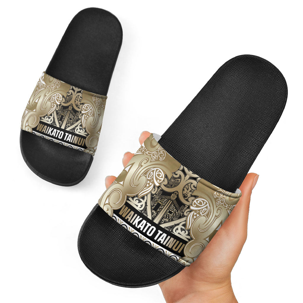 Aotearoa Iwi Waikato Tainui Slide Sandals Maori Wharenui House Tribal Pattern LT9 - Polynesian Pride