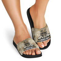 Aotearoa Iwi Waikato Tainui Slide Sandals Maori Wharenui House Tribal Pattern LT9 - Polynesian Pride