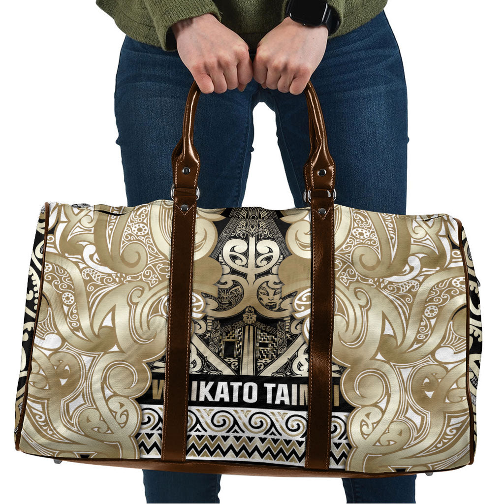Aotearoa Iwi Waikato Tainui Travel Bag Maori Wharenui House Tribal Pattern LT9 Light Gold - Polynesian Pride