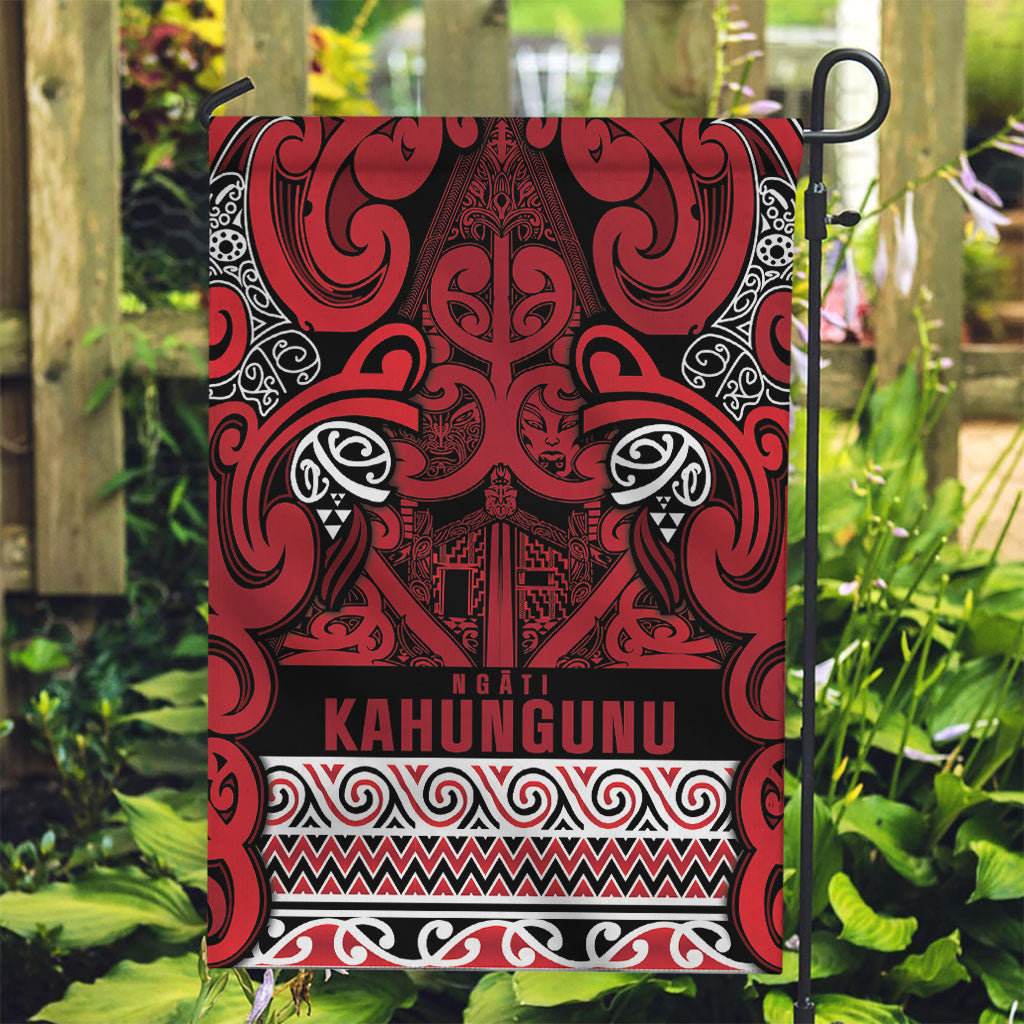 Aotearoa Iwi Ngati Kahungunu Garden Flag Maori Wharenui House Tribal Pattern LT9 Garden Flag Dark red - Polynesian Pride