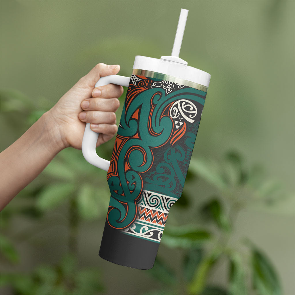 Aotearoa Iwi Ngāti Maru Taranaki Tumbler With Handle Maori Wharenui House Tribal Pattern LT9 - Polynesian Pride