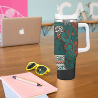 Aotearoa Iwi Ngāti Maru Taranaki Tumbler With Handle Maori Wharenui House Tribal Pattern LT9 - Polynesian Pride
