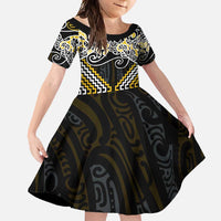 Gold Aotearoa Tukutuku Manawa Tapu Family Matching Off Shoulder Maxi Dress and Hawaiian Shirt Ta Moko Toi Maori LT9 Daughter's Dress Gold - Polynesian Pride