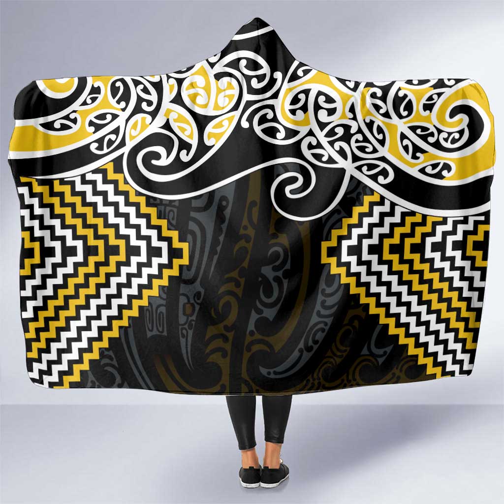 Gold Aotearoa Tukutuku Manawa Tapu Hooded Blanket Ta Moko Toi Maori LT9 One Size Gold - Polynesian Pride