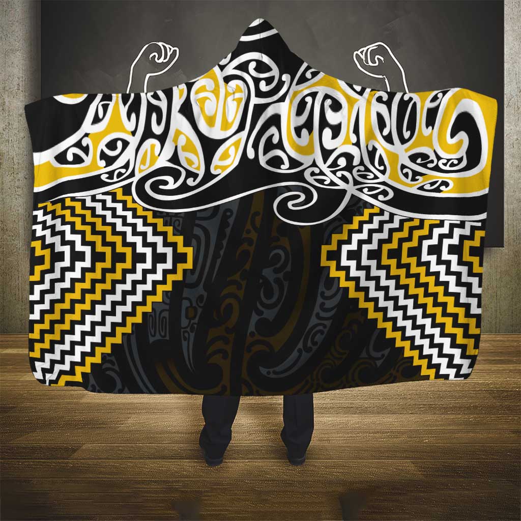 Gold Aotearoa Tukutuku Manawa Tapu Hooded Blanket Ta Moko Toi Maori LT9 - Polynesian Pride