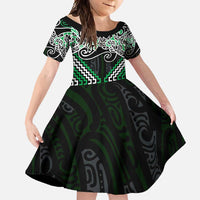 Green Aotearoa Tukutuku Manawa Tapu Family Matching Long Sleeve Bodycon Dress and Hawaiian Shirt Ta Moko Toi Maori LT9 Daughter's Dress Green - Polynesian Pride