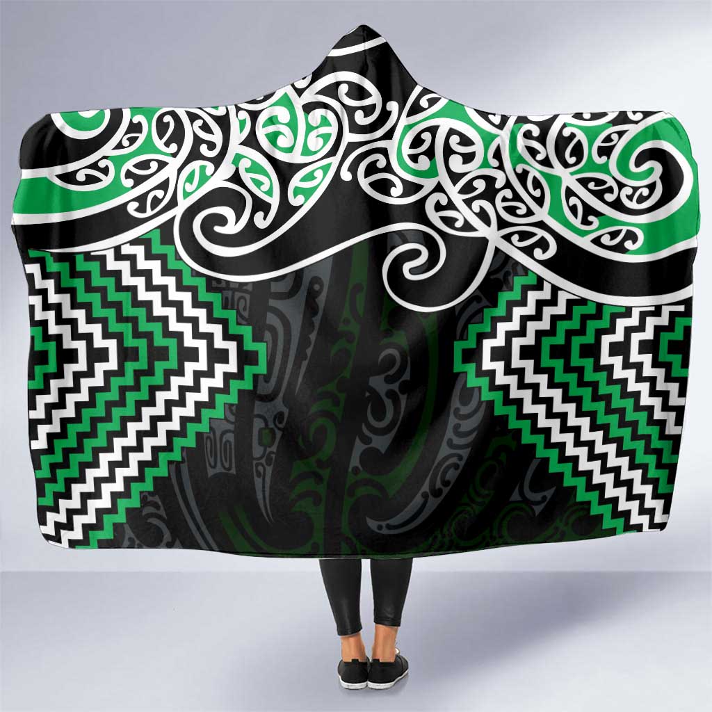 Green Aotearoa Tukutuku Manawa Tapu Hooded Blanket Ta Moko Toi Maori LT9 One Size Green - Polynesian Pride