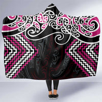Pink Aotearoa Tukutuku Manawa Tapu Hooded Blanket Ta Moko Toi Maori LT9 One Size Pink - Polynesian Pride
