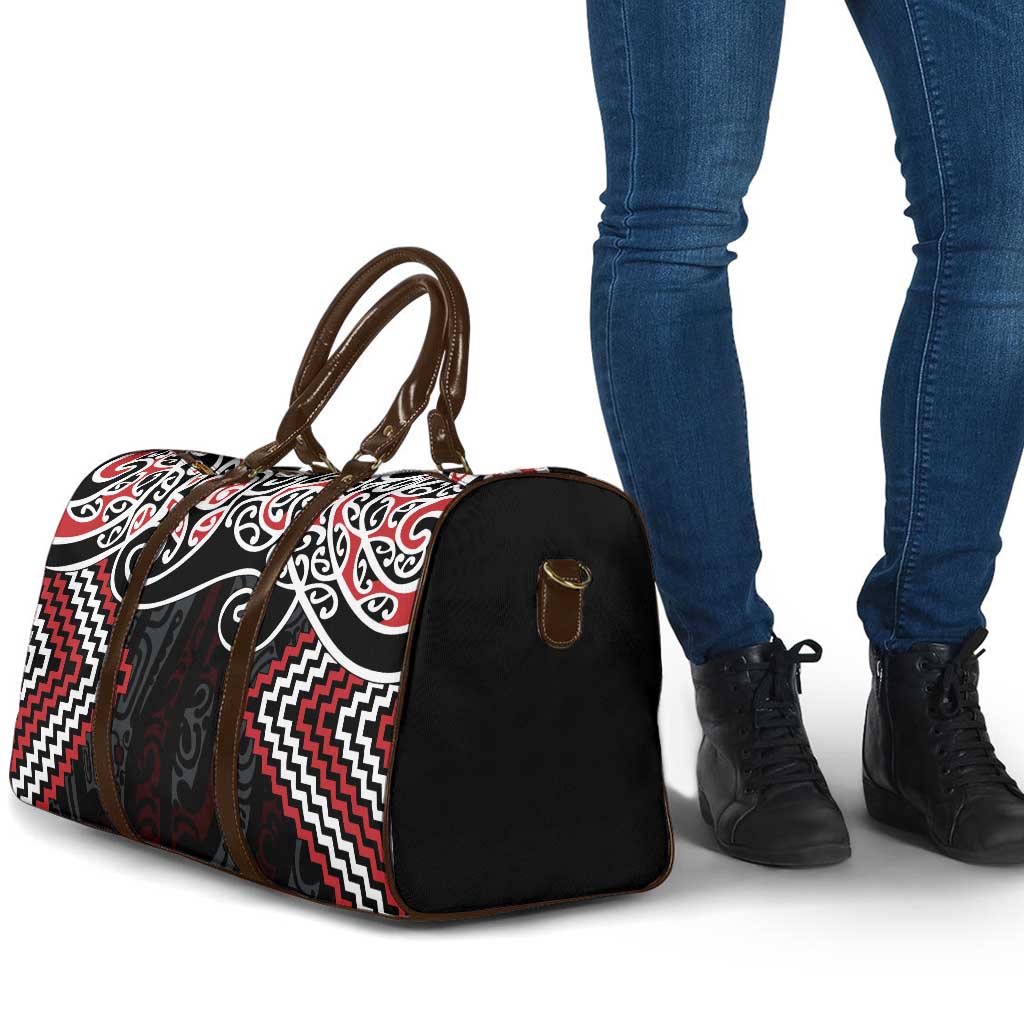 Red Aotearoa Tukutuku Manawa Tapu Travel Bag Ta Moko Toi Maori LT9 - Polynesian Pride