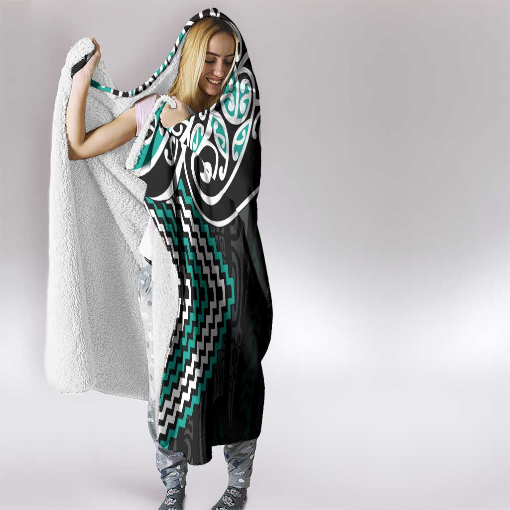 Turquoise Aotearoa Tukutuku Manawa Tapu Hooded Blanket Ta Moko Toi Maori LT9 - Polynesian Pride