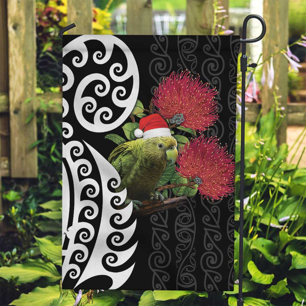 New Zealand Kakapo Christmas Garden Flag Meri Kirihimete Pohutukawa Flowers LT9 Garden Flag Black - Polynesian Pride