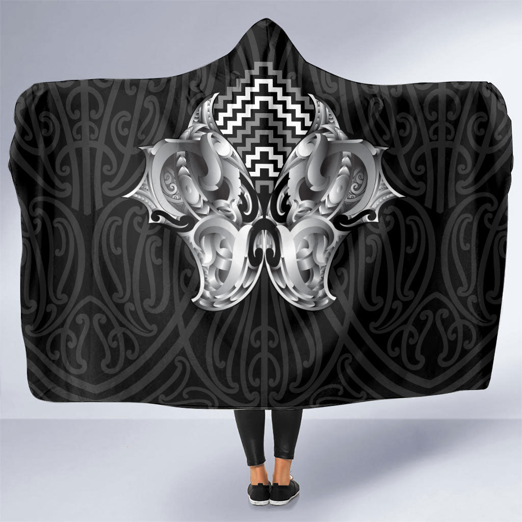 Aotearoa Kowhaiwhai Poutama Black Motif Hooded Blanket