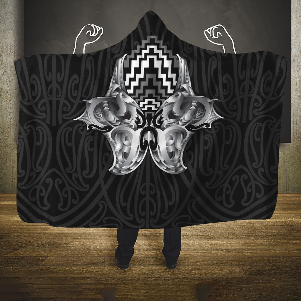 Aotearoa Kowhaiwhai Poutama Black Motif Hooded Blanket