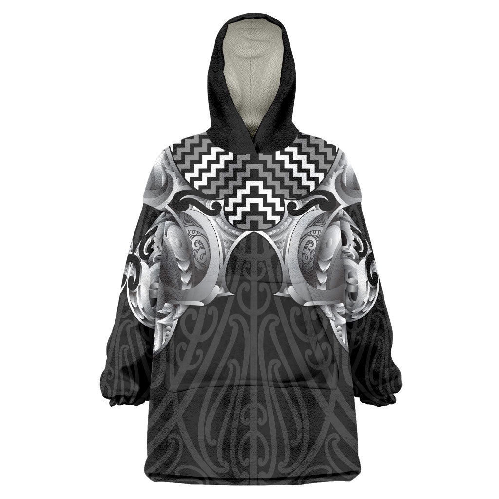 Aotearoa Kowhaiwhai Poutama Black Motif Wearable Blanket Hoodie LT9 One Size Black - Polynesian Pride