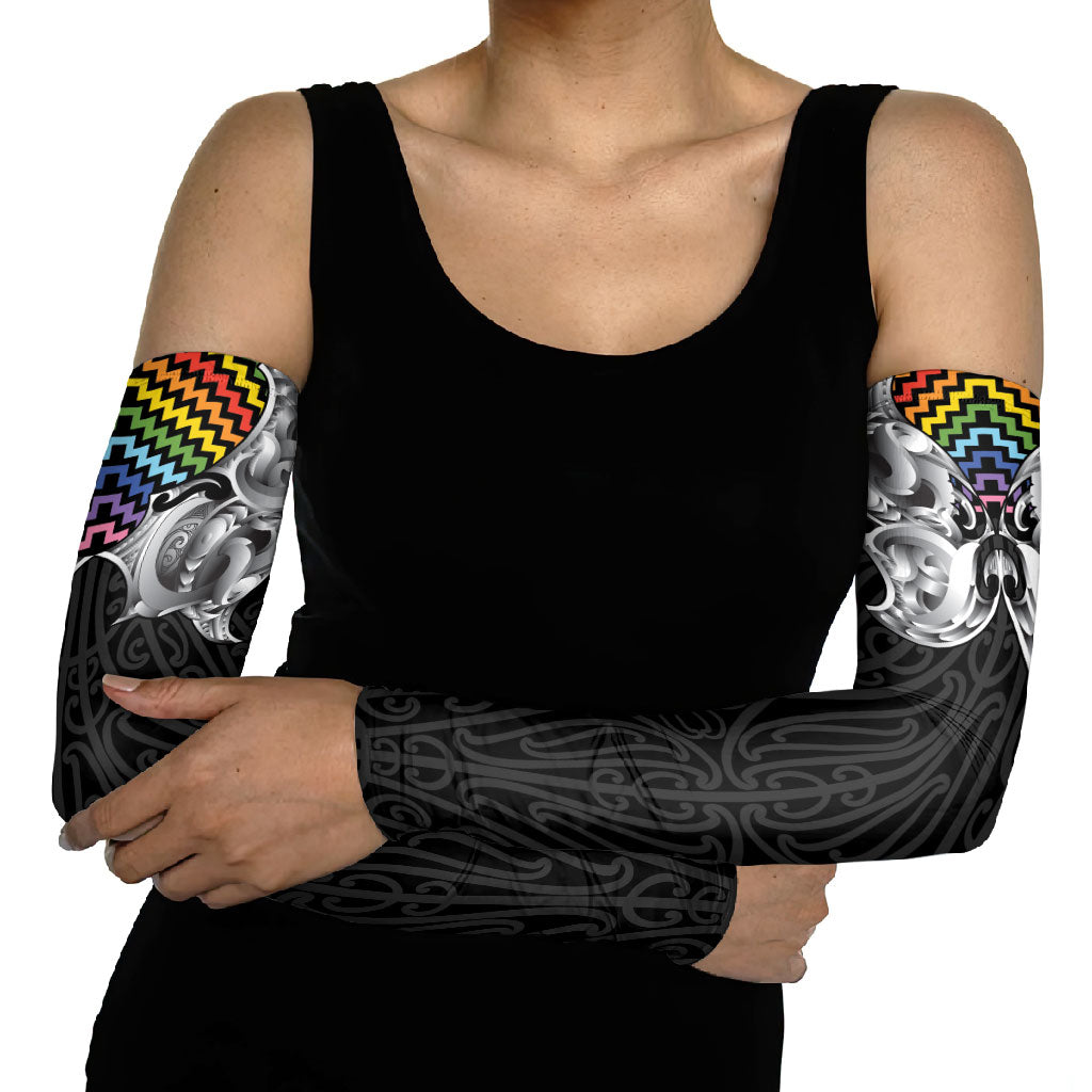 Aotearoa Kowhaiwhai Poutama Rainbow Motif Arm Sleeves