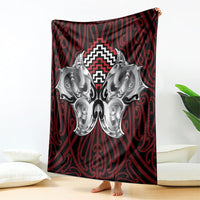 Aotearoa Kowhaiwhai Poutama Red Motif Blanket