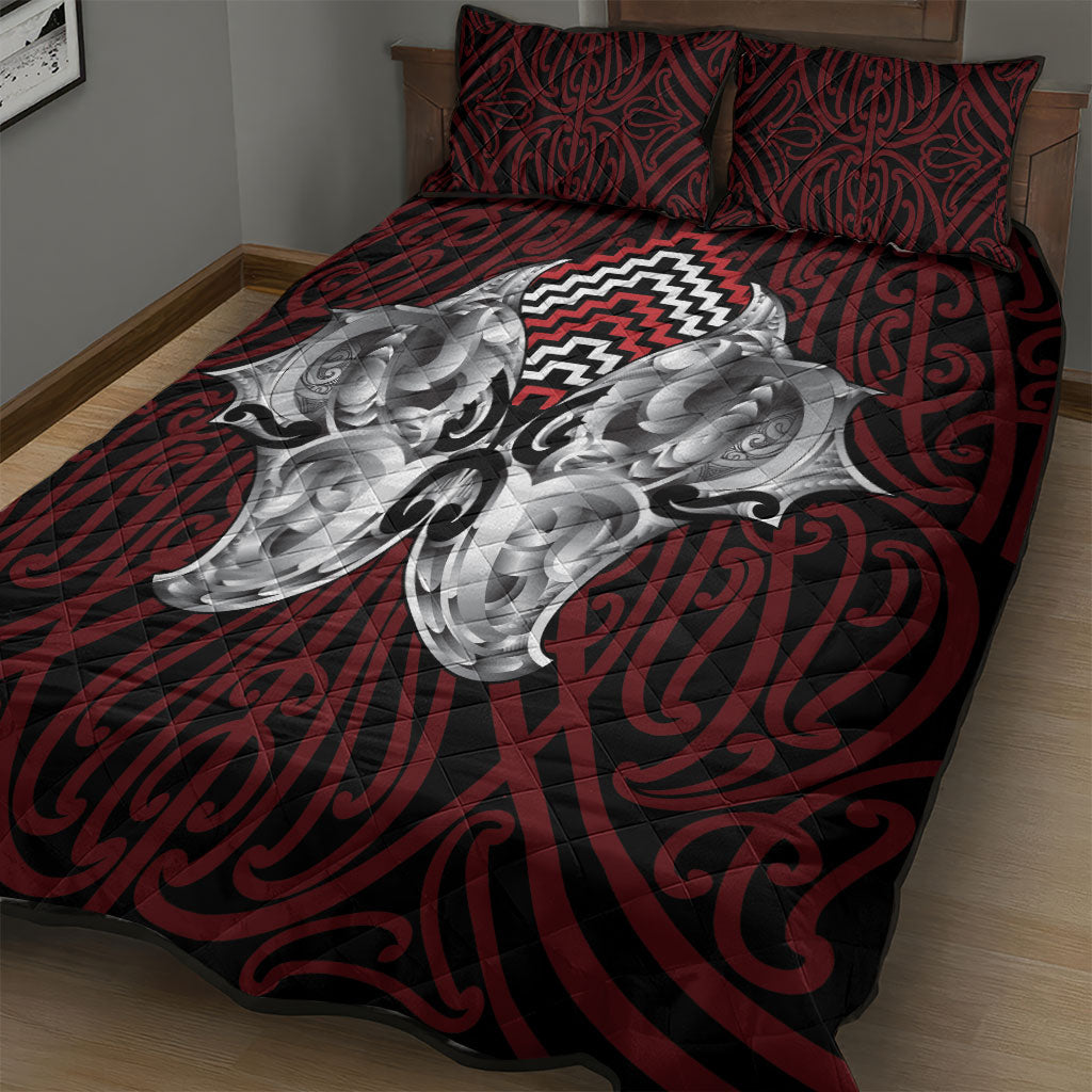 Aotearoa Kowhaiwhai Poutama Red Motif Quilt Bed Set