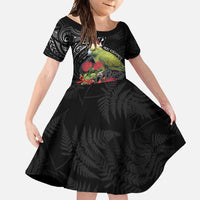 Meri Kirihimete Kakapo Family Matching Short Sleeve Bodycon Dress and Hawaiian Shirt Black Silver Fern Christmas Vibe LT9 Daughter's Dress Black - Polynesian Pride