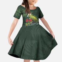 Meri Kirihimete Kakapo Family Matching Off The Shoulder Long Sleeve Dress and Hawaiian Shirt Green Silver Fern Christmas Vibe LT9 Daughter's Dress Green - Polynesian Pride