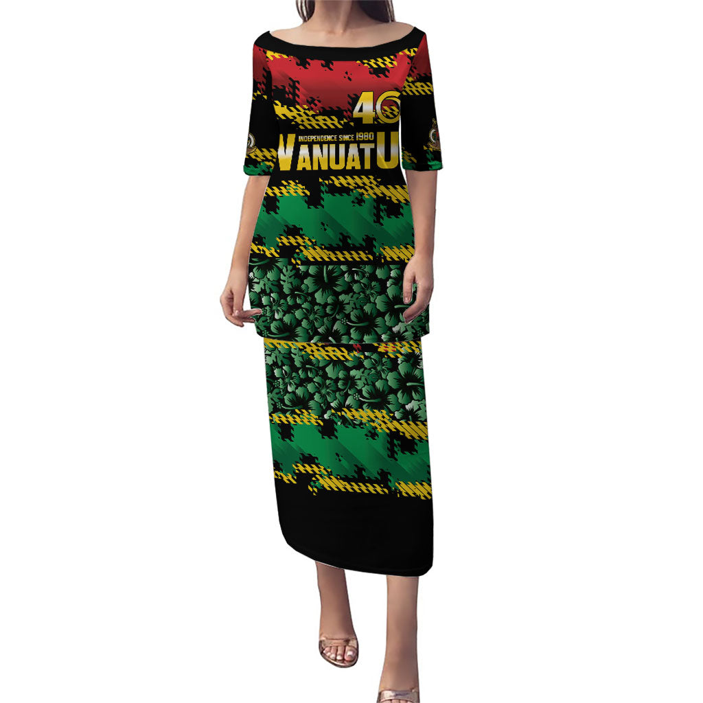 Vanuatu 46th Year Anniversary Puletasi 30 July 1980 Hibiscus Seamless Pattern