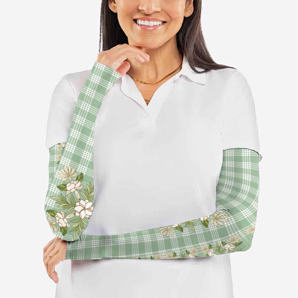 Liko Kukui Hawai'i Palaka Squares Maile Leaf Arm Sleeves Flowers Hawaiian Quilt Patterns LT9 - Polynesian Pride