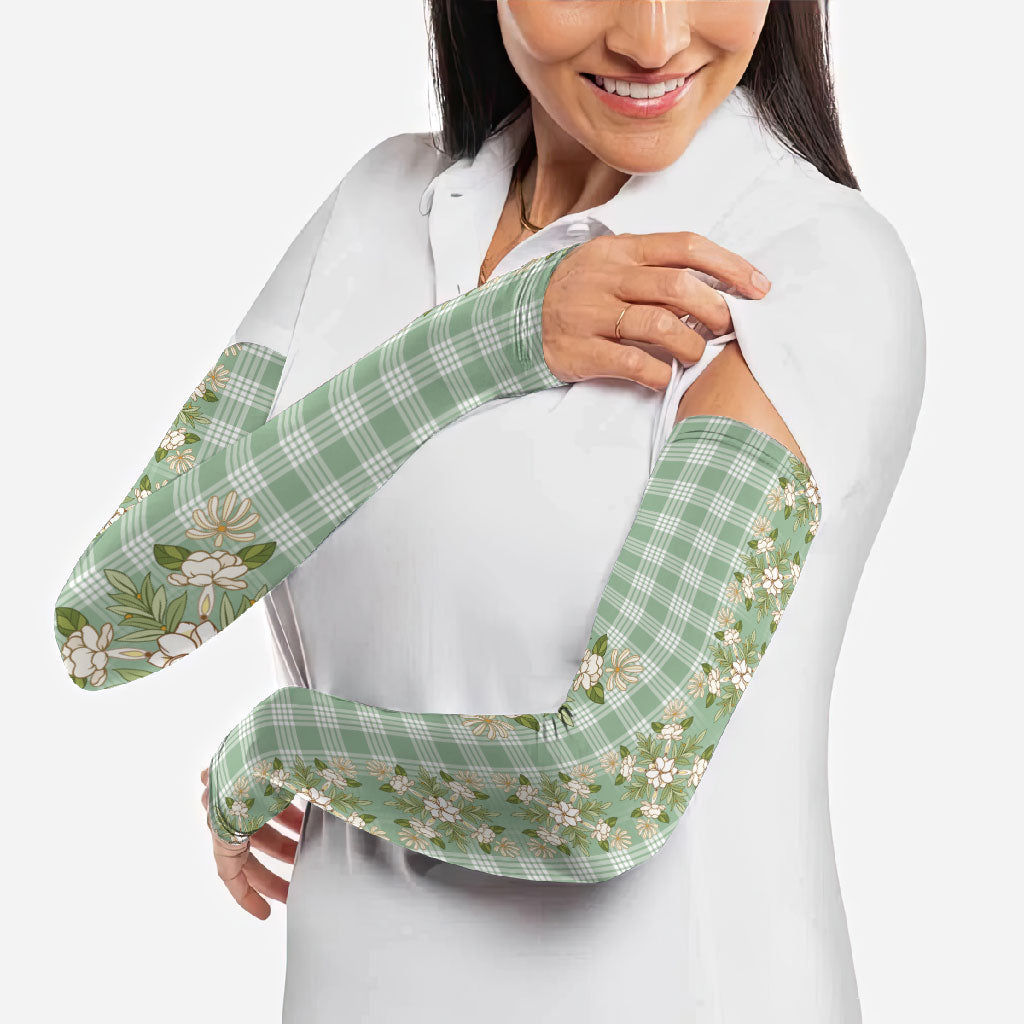 Liko Kukui Hawai'i Palaka Squares Maile Leaf Arm Sleeves Flowers Hawaiian Quilt Patterns LT9 - Polynesian Pride